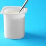 Love yogurt but hate when it goes bad before you can finish it? Freeze it! Our step-by-step guide to freezing yogurt will show you how to extend the shelf life of your favorite yogurt and enjoy it whenever you want. From fruity flavors to Greek-style yogurt, we've got you covered. Plus, get ideas for using frozen yogurt in smoothies, popsicles, and more!